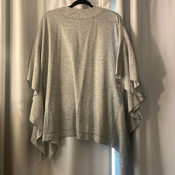 Cabi ATC Reversible Cape - Picture 8 of 9